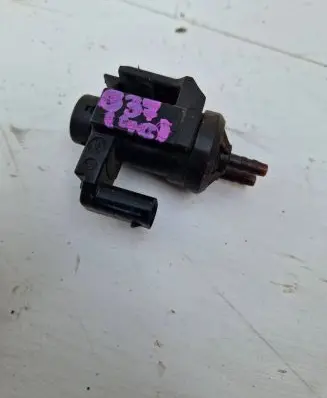 BMW 1 F20 F21 Turbo solenoid valve 8570591