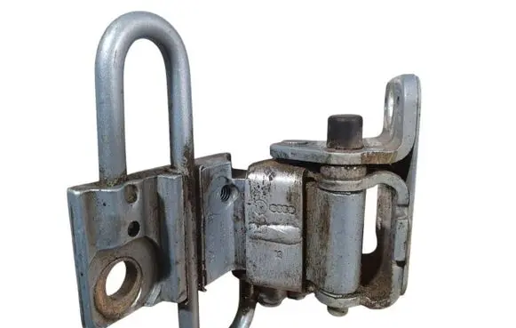 Audi A3 S3 8P Front door lower hinge 8E0831411E