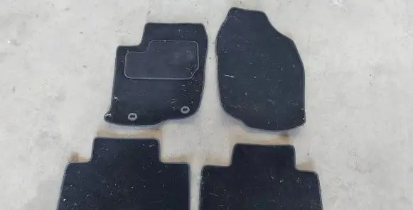 Toyota RAV 4 (XA40) Car floor mat set 