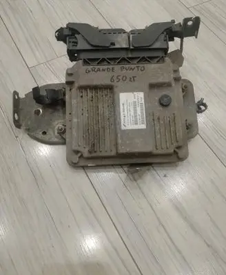 Fiat Grande Punto Engine control unit/module ECU 51806498