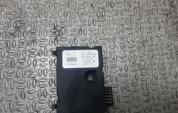 Volkswagen Touran I Steering angle sensor 1K0959654