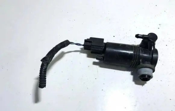 Ford Fiesta Windscreen/windshield washer pump 8a6117k621aa 08090535341