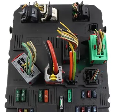 Peugeot 206 Fuse module 9652474880 S118085120C BSIE0300