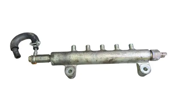 Nissan Primera Fuel main line pipe 0420 11D