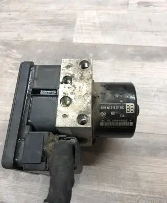 Volkswagen Touran I ABS Pump 1K0614517AC 00004427G3 10096003623