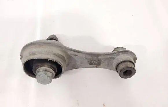 Renault Captur Engine mounting bracket QH05