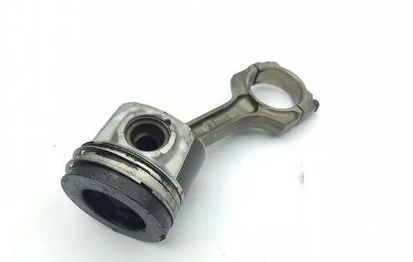 Honda Accord Piston with connecting rod