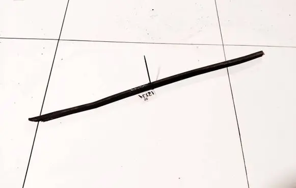 Ford Mondeo Mk III Front door glass trim molding 1s71f03149ah 1s71-f03149-ah