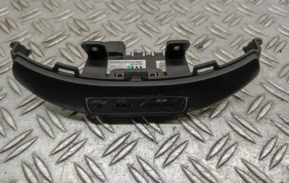 Fiat 500X Other interior part 04242015 735631404 0020010028