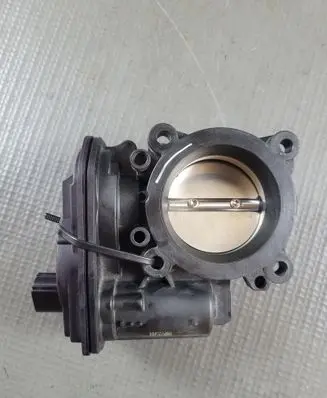 Volkswagen T-Roc Throttle valve 04E133062S