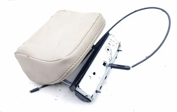 Volvo XC90 Rear seat headrest 