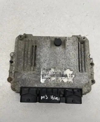 Mazda 3 I Engine control unit/module 4M6112A650BB 0281011952