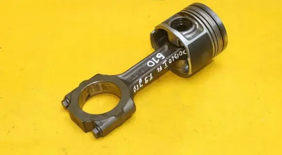 Fiat Doblo Piston with connecting rod