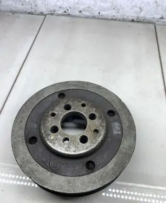 Volkswagen Golf IV Crankshaft pulley 038105243