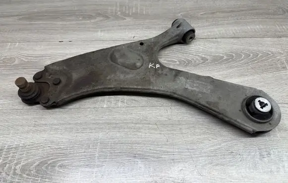 Peugeot 2008 II Front lower control arm/wishbone