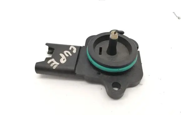 BMW 5 E60 E61 Mass air flow meter 7547822