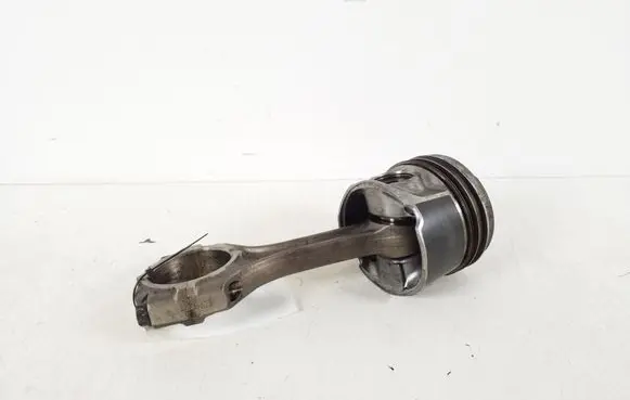 Toyota Avensis T250 Piston with connecting rod 13101-0R010