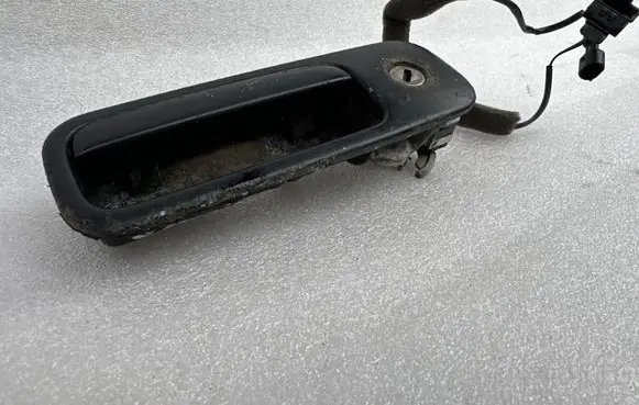 Volkswagen Golf IV Tailgate/trunk/boot exterior handle 6N0827565A
