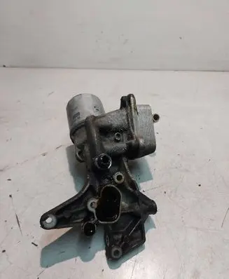 Skoda Fabia Mk2 (5J) Oil filter mounting bracket 03F117021A
