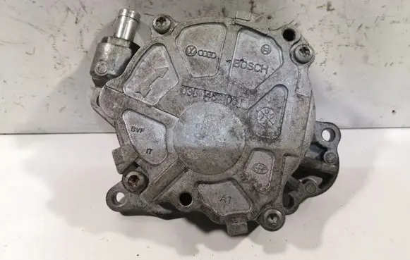 Audi A4 S4 B8 8K Vacuum pump 03L145100F