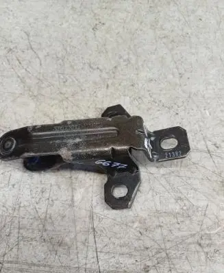 Volvo XC90 Rear door lock loop/hook striker 30649105