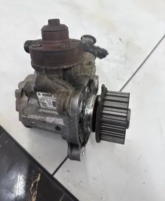 Peugeot Partner Fuel injection high pressure pump 0445010516 9688499680