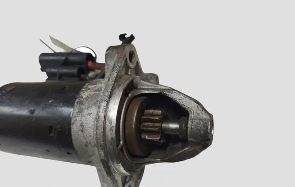Ford Focus Starter motor 1005631221