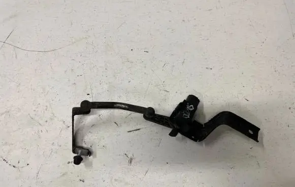 Headlight/headlamp level sensor