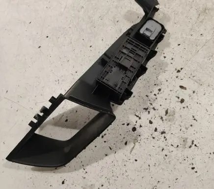 Audi A4 S4 B8 8K Electric window control switch 8K2867172 8K0959565B