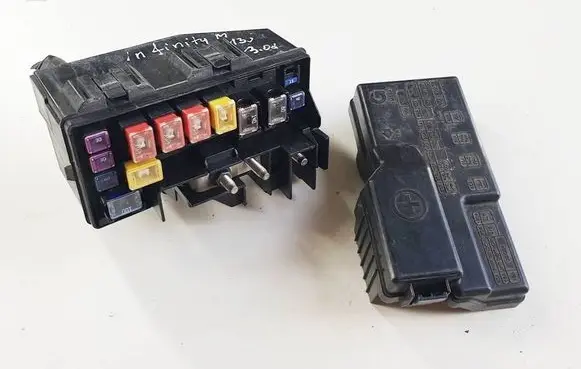 Infiniti M Y51 Fuse box set