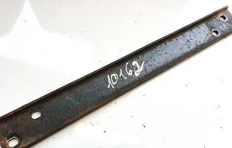 Audi A4 S4 B5 8D Engine mounting bracket