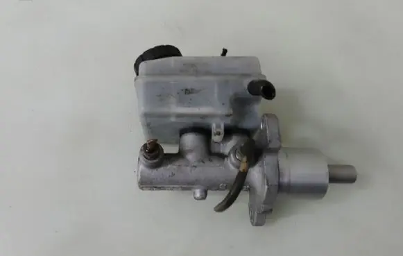 Mercedes-Benz B W245 Master brake cylinder A1694300202