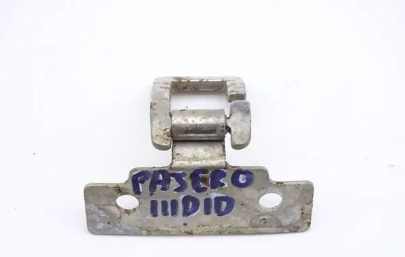 Mitsubishi Pajero Tie down hook / loop MITSUBISHI_PAJERO_III_99-06_UCHWYT_BAGAŻNIKA