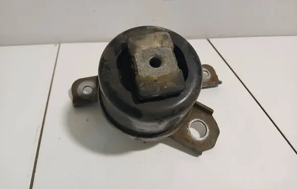 Volvo V70 Engine mount bracket 8g9n-6fq12