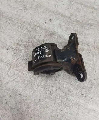 Mazda 6 Engine mount bracket
