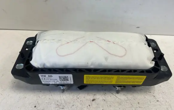 Volkswagen PASSAT B8 Passenger airbag 3G0880204D
