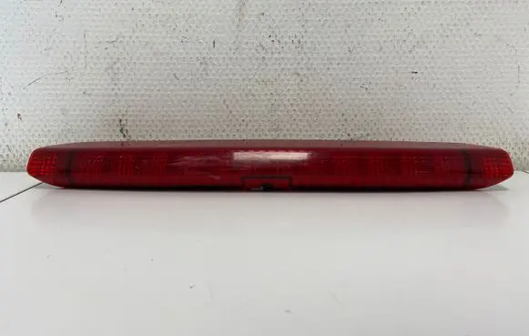Third/center stoplight