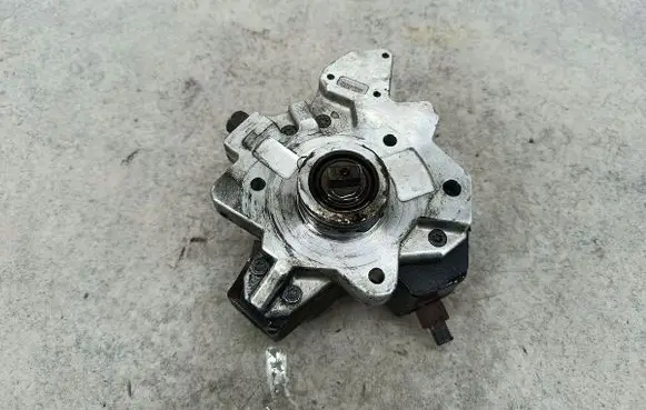 KIA Ceed Fuel injection high pressure pump 
