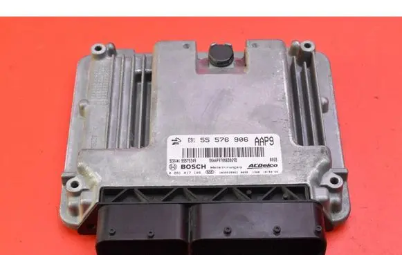 Opel Insignia A Engine control unit/module ECU 55576906