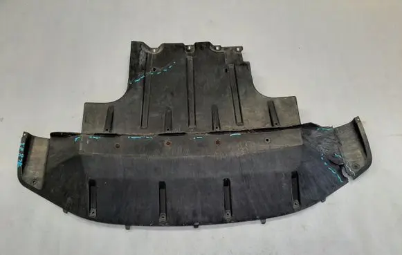 Audi Q7 4L Engine splash shield/under tray 7L8825285