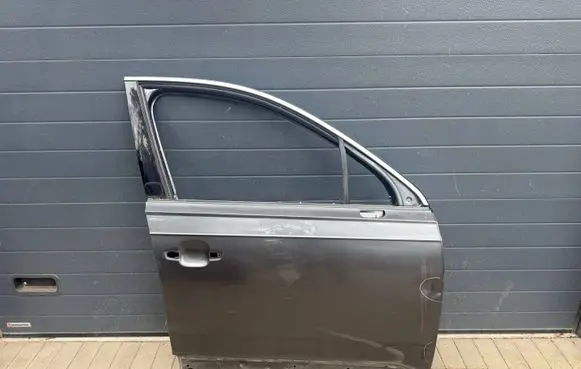 Audi Q7 4M Front door 4M0831052