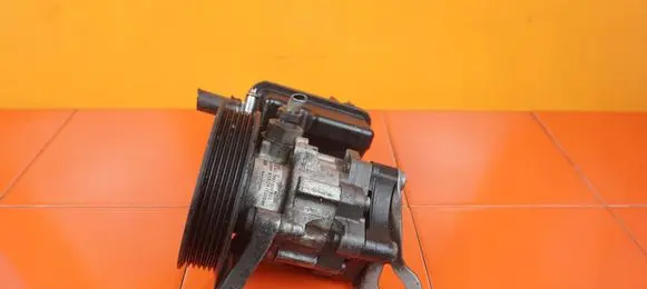 Mercedes-Benz Sprinter W906 Power steering pump 7693900525 651 955