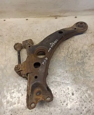 Toyota Avensis T220 Front lower control arm/wishbone