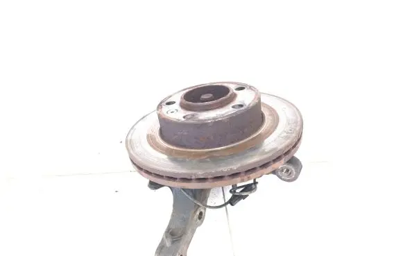 Front wheel hub