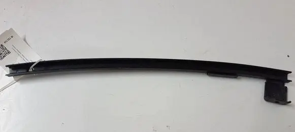 Toyota Prius (XW30) Rear door windshield rail