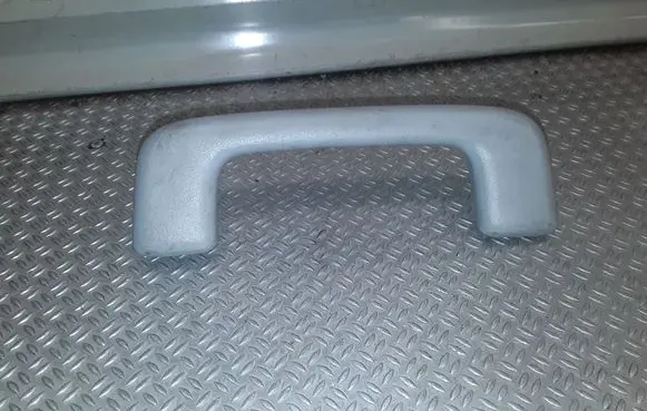 Mitsubishi Outlander Rear interior roof grab handle