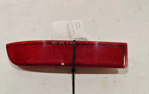 Toyota Avensis T270 Rear tail light reflector G67L