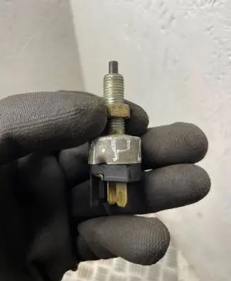 Mitsubishi Pajero Brake pedal sensor switch