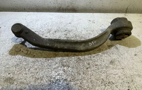 Volkswagen PASSAT B5.5 Front lower control arm/wishbone