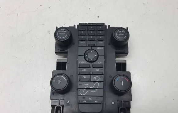 Volvo S40 Radio/CD/DVD/GPS head unit 30737667